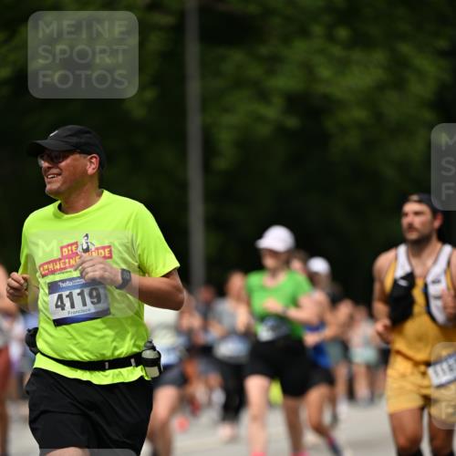 29.06.2025 - hella hamburg halbmarathon Dr. Thomas Lammeyer http://msf.ph/oto/8425835 29.06.2025 10:50:11 Kennedybrücke 1060, 1085, 1465, 1854, 2217, 2657, 2664, 2846, 2954, 2965, 3357, 3377, 3879, 3993, 4099, 4102, 4119, 4820, 5108, 5190, 5339, 5703, 5914, 6393, 6763, 6788, 6980, 7530, 7699, 7983, 8272, 8594, 9536, 11119, 11332, 11393 meine-sportfotos.de