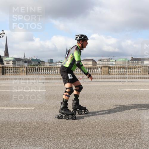 29.06.2025 - hella hamburg halbmarathon Lena Gebhardt http://msf.ph/oto/8425916 29.06.2025 08:58:47 Lombardsbrücke 4 meine-sportfotos.de