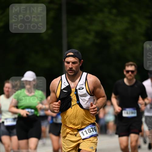 29.06.2025 - hella hamburg halbmarathon Dr. Thomas Lammeyer http://msf.ph/oto/8425918 29.06.2025 10:50:13 Kennedybrücke 1060, 1085, 1421, 1426, 1465, 1854, 2217, 2657, 2664, 2846, 2954, 2965, 3357, 3377, 3879, 4099, 4102, 4119, 4820, 5108, 5703, 5914, 6393, 6763, 6788, 6980, 7530, 7983, 8272, 8594, 11119, 11332, 11393 meine-sportfotos.de