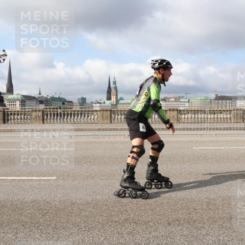 29.06.2025 - hella hamburg halbmarathon Lena Gebhardt http://msf.ph/oto/8425940 29.06.2025 08:58:47 Lombardsbrücke  meine-sportfotos.de