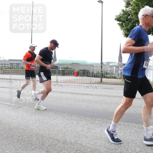 29.06.2025 - hella hamburg halbmarathon Lena Gebhardt http://msf.ph/oto/8425967 29.06.2025 10:28:54 Lombardsbrücke 64, 16, 1518, 1557, 1869, 2688, 3717, 4161, 4362, 4700, 4834, 4982, 5167, 5249, 5250, 5718, 5903, 5939, 6102, 6345, 6418, 7169, 7980, 8048, 8560, 9642, 9716, 9855, 10068, 10434, 12099, 12404, 12442, 13400, 14205, 15143, 15256, 15452, 15453, 15952, 15955, 16125, 16643, 18293, 19180 meine-sportfotos.de