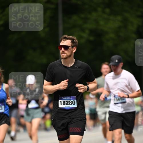 29.06.2025 - hella hamburg halbmarathon Dr. Thomas Lammeyer http://msf.ph/oto/8426005 29.06.2025 10:50:15 Kennedybrücke 1060, 1085, 1421, 1426, 1465, 1854, 2217, 2657, 2664, 2954, 2965, 3357, 3377, 3879, 4099, 4102, 4119, 4820, 5108, 5703, 5914, 6393, 6763, 6788, 6980, 7303, 7530, 7983, 8272, 8594, 10812, 11119, 11332, 11393 meine-sportfotos.de