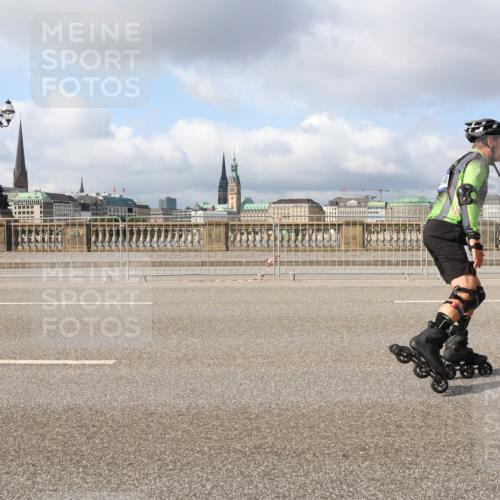 29.06.2025 - hella hamburg halbmarathon Lena Gebhardt http://msf.ph/oto/8426013 29.06.2025 08:58:47 Lombardsbrücke  meine-sportfotos.de