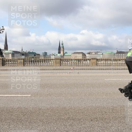 29.06.2025 - hella hamburg halbmarathon Lena Gebhardt http://msf.ph/oto/8426033 29.06.2025 08:58:47 Lombardsbrücke  meine-sportfotos.de