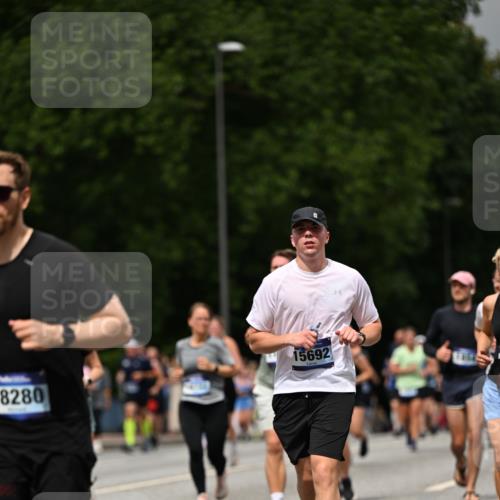29.06.2025 - hella hamburg halbmarathon Dr. Thomas Lammeyer http://msf.ph/oto/8426052 29.06.2025 10:50:16 Kennedybrücke 1060, 1085, 1421, 1426, 1465, 1854, 2217, 2657, 2664, 2954, 2965, 3357, 3377, 3879, 4099, 4102, 4119, 4223, 4224, 4820, 5108, 5703, 5914, 6393, 6763, 6788, 6980, 7303, 7530, 7983, 8272, 8594, 10812, 11119, 11332, 11393 meine-sportfotos.de