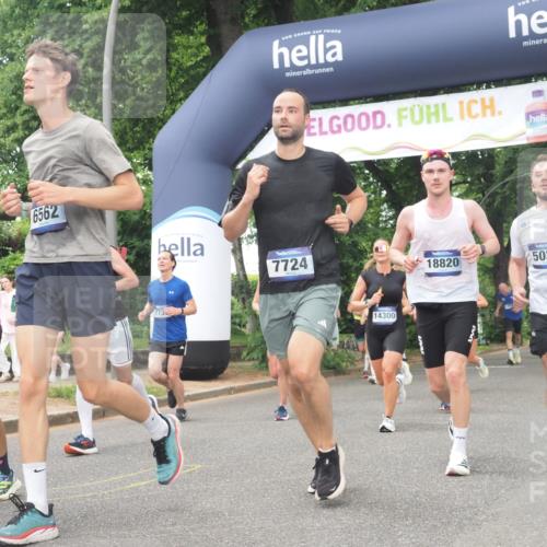 29.06.2025 - hella hamburg halbmarathon KatJ http://msf.ph/oto/8426070 29.06.2025 10:39:31 Zwischen KM18-KM19 2364, 2396, 3426, 4558, 4814, 4839, 5032, 5116, 5482, 5607, 6562, 6657, 7724, 7732, 8661, 8710, 8720 meine-sportfotos.de