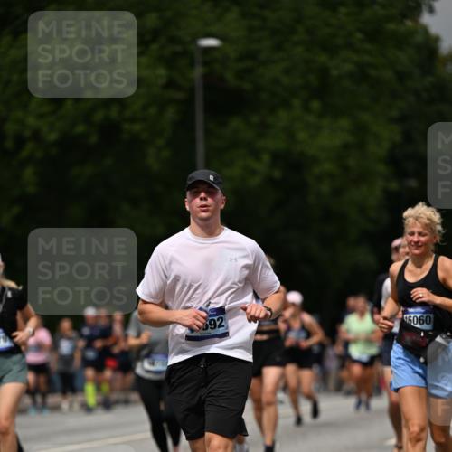 29.06.2025 - hella hamburg halbmarathon Dr. Thomas Lammeyer http://msf.ph/oto/8426078 29.06.2025 10:50:17 Kennedybrücke 1060, 1085, 1421, 1426, 1465, 1854, 2217, 2657, 2664, 2954, 2965, 3357, 3377, 4099, 4102, 4119, 4223, 4224, 4820, 5108, 5703, 5914, 6393, 6763, 6788, 6980, 7303, 7530, 7983, 8594, 10812, 11119, 11332, 11393 meine-sportfotos.de