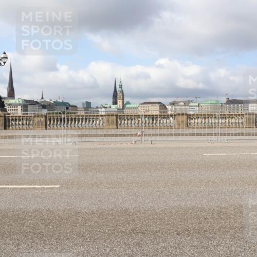 29.06.2025 - hella hamburg halbmarathon Lena Gebhardt http://msf.ph/oto/8426080 29.06.2025 08:58:47 Lombardsbrücke 0040 meine-sportfotos.de