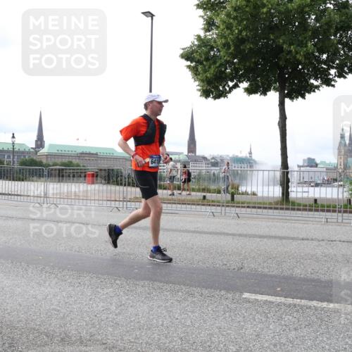 29.06.2025 - hella hamburg halbmarathon Lena Gebhardt http://msf.ph/oto/8426117 29.06.2025 10:28:56 Lombardsbrücke 6418, 1518, 1557, 1869, 2688, 3717, 4161, 4362, 4700, 4834, 4982, 5167, 5249, 5250, 5718, 5903, 5939, 6102, 6345, 6418, 7169, 7980, 8048, 8560, 9642, 9716, 9855, 10068, 10198, 10434, 12099, 12404, 12442, 13090, 14205, 15143, 15256, 15452, 15453, 15952, 15955, 16125, 16643, 16673, 18293 meine-sportfotos.de