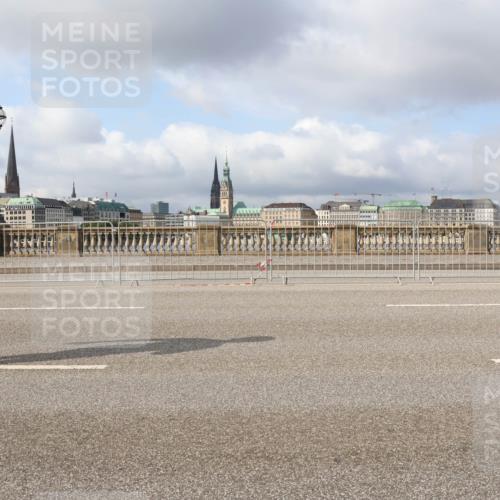 29.06.2025 - hella hamburg halbmarathon Lena Gebhardt http://msf.ph/oto/8426121 29.06.2025 08:58:48 Lombardsbrücke 539 meine-sportfotos.de