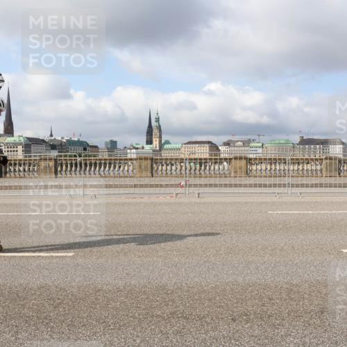 29.06.2025 - hella hamburg halbmarathon Lena Gebhardt http://msf.ph/oto/8426152 29.06.2025 08:58:48 Lombardsbrücke 539 meine-sportfotos.de