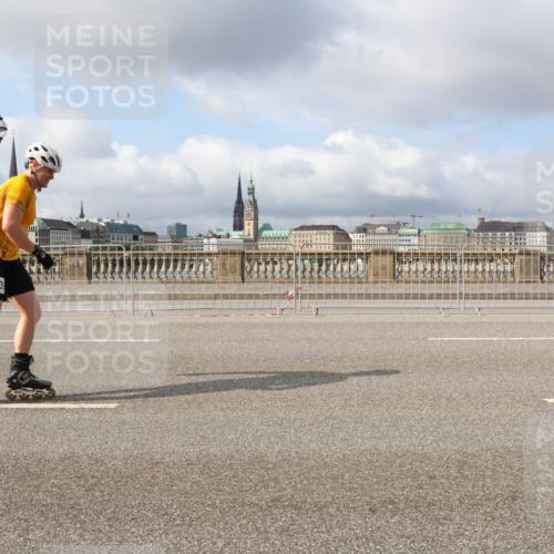 29.06.2025 - hella hamburg halbmarathon Lena Gebhardt http://msf.ph/oto/8426172 29.06.2025 08:58:48 Lombardsbrücke 5 meine-sportfotos.de