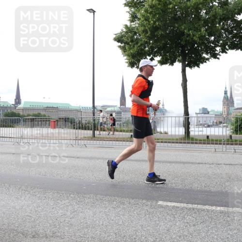 29.06.2025 - hella hamburg halbmarathon Lena Gebhardt http://msf.ph/oto/8426181 29.06.2025 10:28:56 Lombardsbrücke 1518, 1557, 1869, 2688, 3717, 4161, 4362, 4700, 4834, 4982, 5167, 5249, 5250, 5718, 5903, 5939, 6102, 6345, 6418, 7169, 7980, 8048, 8560, 9642, 9716, 9855, 10068, 10198, 10434, 12099, 12404, 12442, 13090, 14205, 15143, 15256, 15452, 15453, 15952, 15955, 16125, 16643, 16673, 18293 meine-sportfotos.de
