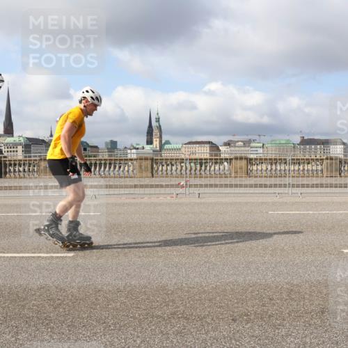 29.06.2025 - hella hamburg halbmarathon Lena Gebhardt http://msf.ph/oto/8426230 29.06.2025 08:58:48 Lombardsbrücke  meine-sportfotos.de