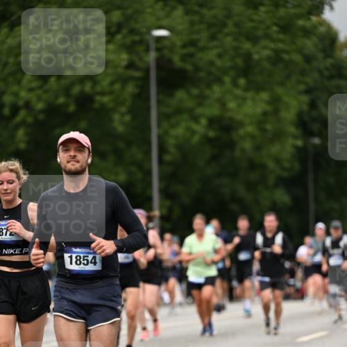 29.06.2025 - hella hamburg halbmarathon Dr. Thomas Lammeyer http://msf.ph/oto/8426253 29.06.2025 10:50:21 Kennedybrücke 1060, 1085, 1421, 1426, 1465, 1854, 1983, 2008, 2217, 2657, 2664, 2965, 3357, 3377, 4099, 4102, 4119, 4223, 4224, 5044, 5703, 5914, 6393, 6763, 6788, 6980, 7303, 7530, 7983, 10812, 11119, 11393 meine-sportfotos.de