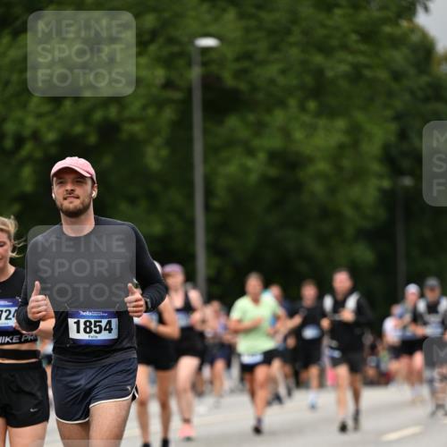 29.06.2025 - hella hamburg halbmarathon Dr. Thomas Lammeyer http://msf.ph/oto/8426257 29.06.2025 10:50:22 Kennedybrücke 1060, 1085, 1421, 1426, 1465, 1854, 1983, 2008, 2217, 2657, 2664, 2965, 3357, 3377, 4099, 4102, 4119, 4223, 4224, 5044, 5914, 6393, 6763, 6788, 6980, 7303, 7530, 7983, 10812, 11119, 11393 meine-sportfotos.de