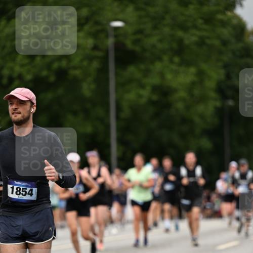 29.06.2025 - hella hamburg halbmarathon Dr. Thomas Lammeyer http://msf.ph/oto/8426264 29.06.2025 10:50:22 Kennedybrücke 1060, 1085, 1421, 1426, 1465, 1854, 1983, 2008, 2217, 2657, 2664, 2965, 3357, 3377, 4099, 4102, 4119, 4223, 4224, 5044, 5914, 6393, 6763, 6788, 6980, 7303, 7530, 7983, 10812, 11119, 11393 meine-sportfotos.de