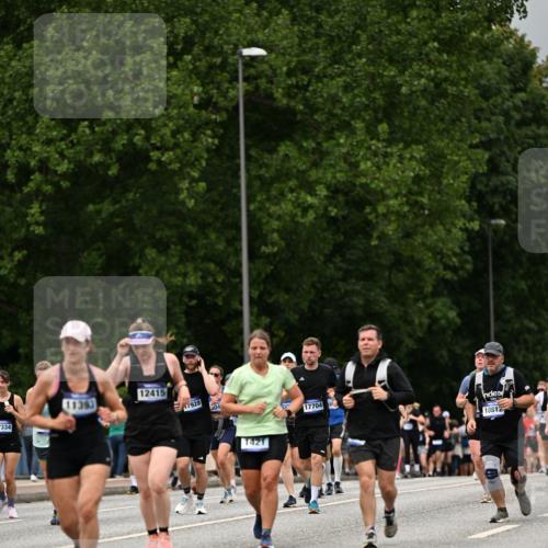 29.06.2025 - hella hamburg halbmarathon Dr. Thomas Lammeyer http://msf.ph/oto/8426302 29.06.2025 10:50:23 Kennedybrücke 1060, 1085, 1421, 1426, 1465, 1854, 1983, 2008, 2217, 2657, 2664, 2965, 3357, 3377, 4099, 4102, 4119, 4223, 4224, 5044, 5914, 6393, 6788, 6980, 7303, 7530, 7983, 10367, 10812, 11119, 11393 meine-sportfotos.de