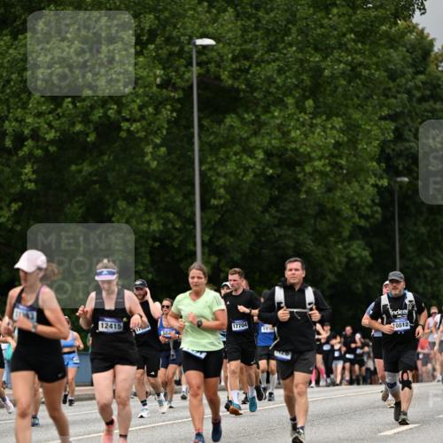 29.06.2025 - hella hamburg halbmarathon Dr. Thomas Lammeyer http://msf.ph/oto/8426314 29.06.2025 10:50:23 Kennedybrücke 1060, 1085, 1421, 1426, 1465, 1854, 1983, 2008, 2217, 2657, 2664, 2965, 3357, 3377, 4099, 4102, 4119, 4223, 4224, 5044, 5914, 6393, 6788, 6980, 7303, 7530, 7983, 10367, 10812, 11119, 11393 meine-sportfotos.de