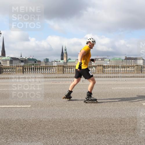 29.06.2025 - hella hamburg halbmarathon Lena Gebhardt http://msf.ph/oto/8426324 29.06.2025 08:58:49 Lombardsbrücke  meine-sportfotos.de