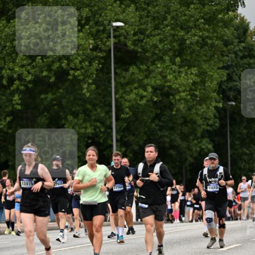 29.06.2025 - hella hamburg halbmarathon Dr. Thomas Lammeyer http://msf.ph/oto/8426347 29.06.2025 10:50:24 Kennedybrücke 1060, 1421, 1426, 1465, 1695, 1854, 1983, 2008, 2217, 2398, 2657, 2664, 2965, 4099, 4102, 4119, 4223, 4224, 5044, 5914, 6393, 6788, 6980, 7303, 7530, 7983, 10367, 10812, 11393 meine-sportfotos.de