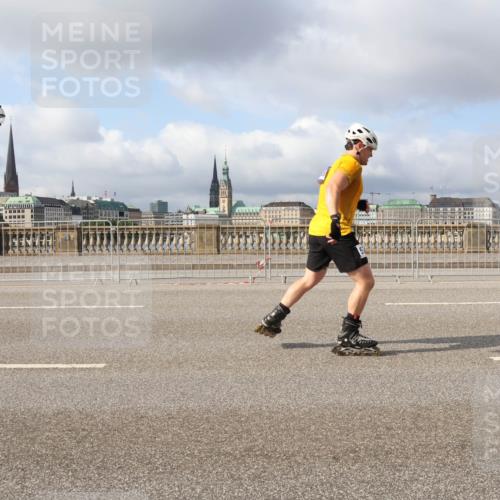 29.06.2025 - hella hamburg halbmarathon Lena Gebhardt http://msf.ph/oto/8426367 29.06.2025 08:58:49 Lombardsbrücke  meine-sportfotos.de