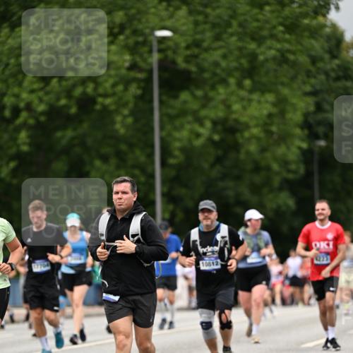29.06.2025 - hella hamburg halbmarathon Dr. Thomas Lammeyer http://msf.ph/oto/8426444 29.06.2025 10:50:27 Kennedybrücke 1060, 1421, 1426, 1465, 1695, 1854, 1983, 2008, 2217, 2398, 2917, 2965, 4099, 4102, 4223, 4224, 5044, 5914, 6124, 6161, 6393, 6788, 6980, 7303, 7530, 7983, 10367, 10812, 11393 meine-sportfotos.de