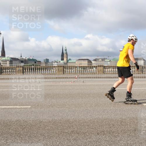 29.06.2025 - hella hamburg halbmarathon Lena Gebhardt http://msf.ph/oto/8426452 29.06.2025 08:58:49 Lombardsbrücke  meine-sportfotos.de