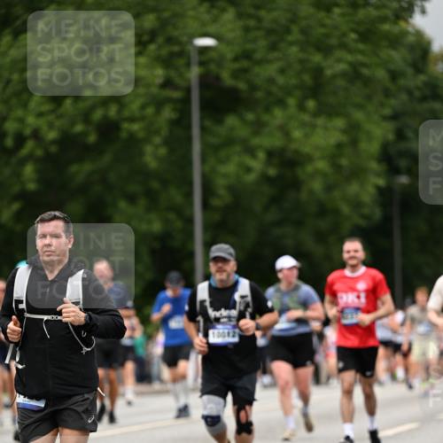 29.06.2025 - hella hamburg halbmarathon Dr. Thomas Lammeyer http://msf.ph/oto/8426501 29.06.2025 10:50:28 Kennedybrücke 1060, 1421, 1426, 1465, 1695, 1854, 1983, 2008, 2217, 2398, 2917, 2965, 4099, 4102, 4223, 4224, 5044, 5914, 6124, 6161, 6393, 6788, 6980, 7303, 7530, 7983, 10230, 10367, 10812, 11393 meine-sportfotos.de