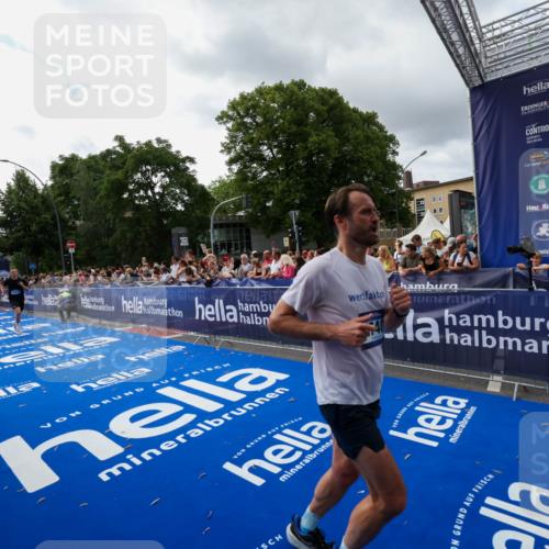 29.06.2025 - hella hamburg halbmarathon Zöllner http://msf.ph/oto/8426504 29.06.2025 10:35:19 Ziel 4740, 7867, 12514, 13798, 14789, 15415, 15773 meine-sportfotos.de