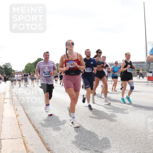 29.06.2025 - hella hamburg halbmarathon Lena Gebhardt http://msf.ph/oto/8426512 29.06.2025 10:43:30 Lombardsbrücke 4056, 116, 3329, 5720, 1816, 1023, 1149, 1155, 1310, 1400, 1467, 1788, 1816, 1878, 2103, 2158, 2267, 2361, 2733, 2971, 3074, 3238, 3329, 3390, 3518, 3638, 4056, 4177, 4302, 4367, 4680, 4866, 5192, 5201, 5214, 5268, 5370, 5610, 5720, 5755, 5967, 6012, 6096, 6226, 6334, 6440, 6931, 6971, 6973, 7043, 7197, 7205, 7206, 7461, 7489, 7504, 7872, 7926, 8000, 8058, 8135, 8184, 8233, 8408, 8435, 8504, 9072, 9639, 9641, 9644, 9831, 9976, 10083, 10097, 10180, 10200, 10202 meine-sportfotos.de