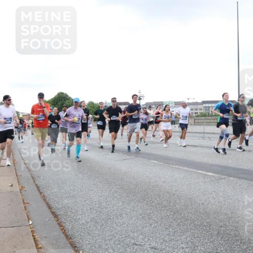 29.06.2025 - hella hamburg halbmarathon Lena Gebhardt http://msf.ph/oto/8426531 29.06.2025 10:53:40 Lombardsbrücke 8057, 8079, 9456, 9077, 18609, 1245, 1017, 1340, 1687, 1709, 1744, 1753, 1900, 1906, 1984, 2065, 2079, 2372, 2409, 2429, 3055, 3226, 4195, 4595, 4801, 5428, 5430, 5562, 5815, 5856, 5857, 5964, 6039, 6041, 6044, 6192, 6273, 6306, 6913, 6996, 7039, 7068, 7483, 7537, 7611, 7614, 7876, 7890, 8189, 8212, 8414, 8515, 8906, 8924, 9077, 9456, 9503, 9531, 9572, 9685, 9764, 9771, 9785, 10043, 10175, 10490, 11390, 12193, 12219, 12700, 14038 meine-sportfotos.de