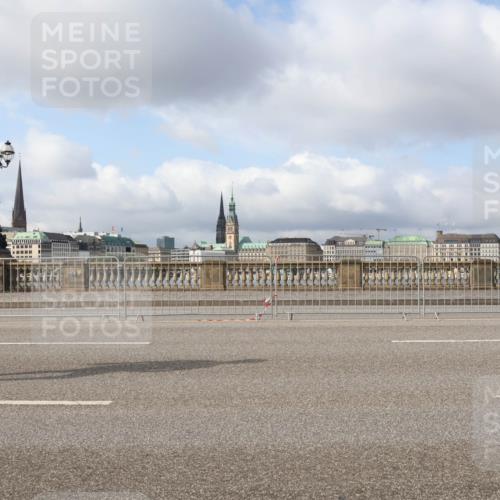 29.06.2025 - hella hamburg halbmarathon Lena Gebhardt http://msf.ph/oto/8426536 29.06.2025 08:58:58 Lombardsbrücke  meine-sportfotos.de