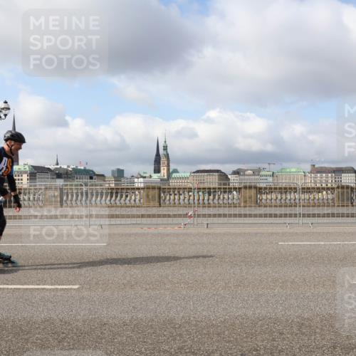 29.06.2025 - hella hamburg halbmarathon Lena Gebhardt http://msf.ph/oto/8426574 29.06.2025 08:58:59 Lombardsbrücke 15 meine-sportfotos.de