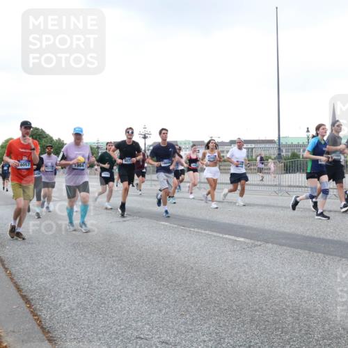 29.06.2025 - hella hamburg halbmarathon Lena Gebhardt http://msf.ph/oto/8426586 29.06.2025 10:53:40 Lombardsbrücke 8057, 9456, 15118, 1984, 14065, 907, 12250, 18609, 1017, 1340, 1687, 1709, 1744, 1753, 1900, 1906, 1984, 2065, 2079, 2372, 2409, 2429, 3055, 3226, 4195, 4595, 4801, 5428, 5430, 5562, 5815, 5856, 5857, 5964, 6039, 6041, 6044, 6192, 6273, 6306, 6913, 6996, 7039, 7068, 7483, 7537, 7611, 7614, 7876, 7890, 8189, 8212, 8414, 8515, 8906, 8924, 9077, 9456, 9503, 9531, 9572, 9685, 9764, 9771, 9785, 10043, 10175, 10490, 11390, 12193, 12219, 12700, 14038 meine-sportfotos.de
