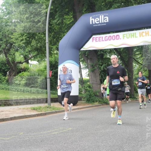 29.06.2025 - hella hamburg halbmarathon KatJ http://msf.ph/oto/8426601 29.06.2025 10:39:41 Zwischen KM18-KM19 1683, 4121, 8172 meine-sportfotos.de