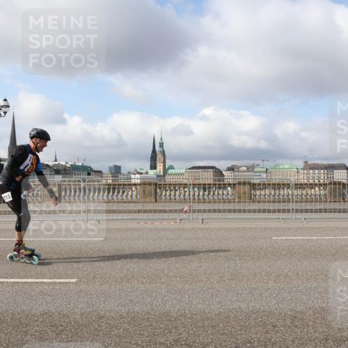 29.06.2025 - hella hamburg halbmarathon Lena Gebhardt http://msf.ph/oto/8426602 29.06.2025 08:58:59 Lombardsbrücke 115 meine-sportfotos.de