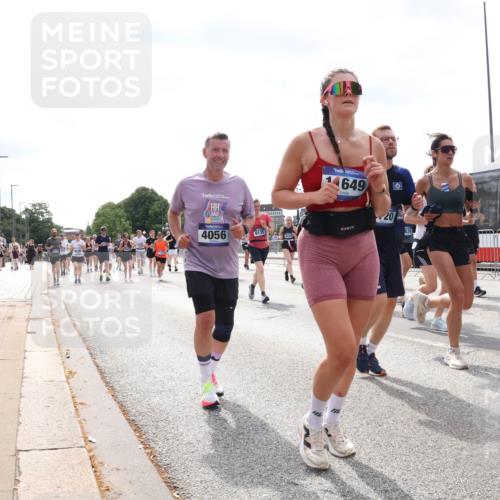 29.06.2025 - hella hamburg halbmarathon Lena Gebhardt http://msf.ph/oto/8426621 29.06.2025 10:43:31 Lombardsbrücke 14649, 20, 639, 3329, 4056, 8135, 1023, 1149, 1155, 1310, 1400, 1467, 1788, 1816, 1878, 2103, 2158, 2267, 2361, 2733, 2971, 3074, 3238, 3329, 3390, 3518, 3597, 3638, 4056, 4177, 4302, 4367, 4680, 4866, 5192, 5201, 5214, 5268, 5370, 5610, 5720, 5755, 6012, 6036, 6096, 6226, 6334, 6440, 6931, 6971, 6973, 7043, 7197, 7205, 7206, 7461, 7489, 7504, 7872, 7926, 8000, 8058, 8135, 8184, 8233, 8408, 8435, 8504, 9072, 9639, 9641, 9644, 9704, 9831, 9976, 10083, 10097, 10200, 10202 meine-sportfotos.de
