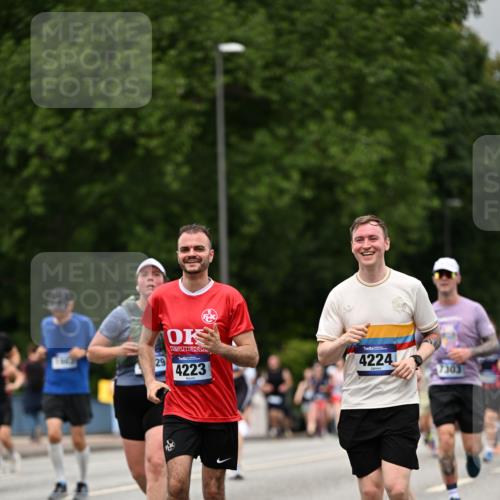 29.06.2025 - hella hamburg halbmarathon Dr. Thomas Lammeyer http://msf.ph/oto/8426628 29.06.2025 10:50:31 Kennedybrücke 1060, 1421, 1426, 1695, 1854, 1983, 2008, 2217, 2398, 2917, 3160, 3164, 4099, 4102, 4223, 4224, 5044, 6124, 6161, 6393, 6788, 6980, 7303, 7530, 7983, 8477, 10230, 10367, 10812, 11393 meine-sportfotos.de