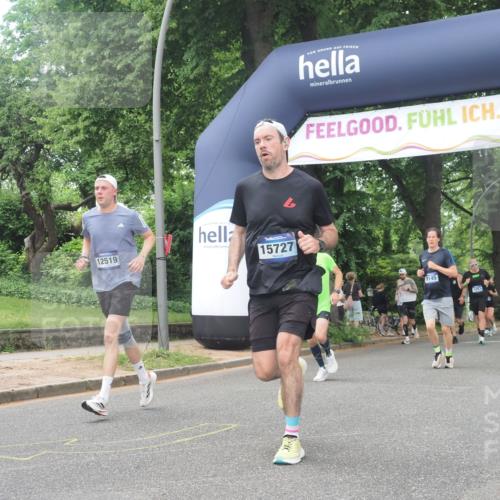29.06.2025 - hella hamburg halbmarathon KatJ http://msf.ph/oto/8426648 29.06.2025 10:39:42 Zwischen KM18-KM19 1683, 4121, 5008 meine-sportfotos.de