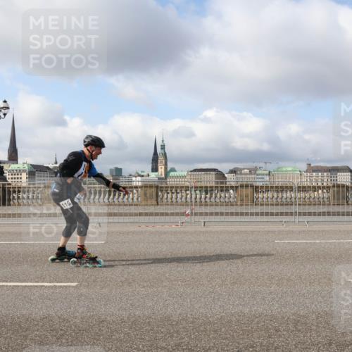 29.06.2025 - hella hamburg halbmarathon Lena Gebhardt http://msf.ph/oto/8426664 29.06.2025 08:58:59 Lombardsbrücke 115 meine-sportfotos.de
