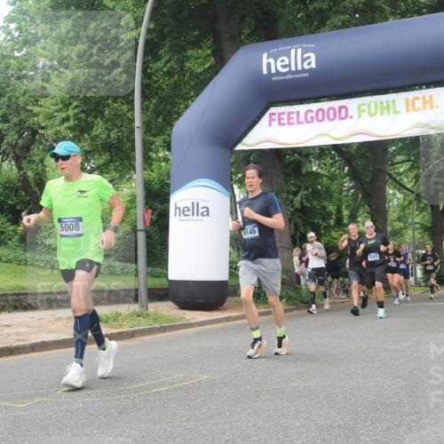 29.06.2025 - hella hamburg halbmarathon KatJ http://msf.ph/oto/8426715 29.06.2025 10:39:43 Zwischen KM18-KM19 1683, 5008, 7383 meine-sportfotos.de