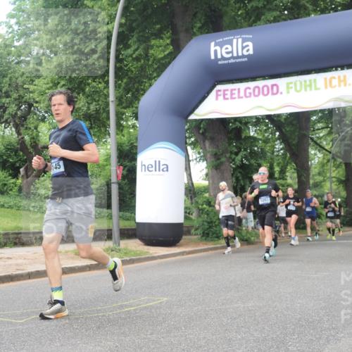 29.06.2025 - hella hamburg halbmarathon KatJ http://msf.ph/oto/8426749 29.06.2025 10:39:44 Zwischen KM18-KM19 5008, 5093, 7383 meine-sportfotos.de