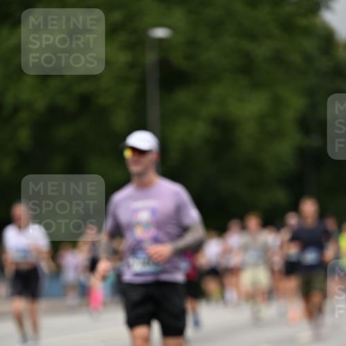 29.06.2025 - hella hamburg halbmarathon Dr. Thomas Lammeyer http://msf.ph/oto/8426780 29.06.2025 10:50:34 Kennedybrücke 1421, 1426, 1695, 1854, 1983, 2008, 2217, 2398, 2917, 3160, 3164, 4099, 4202, 4223, 4224, 4296, 5044, 6124, 6161, 6788, 7303, 7530, 7983, 8477, 9243, 10230, 10367, 10812, 11393 meine-sportfotos.de