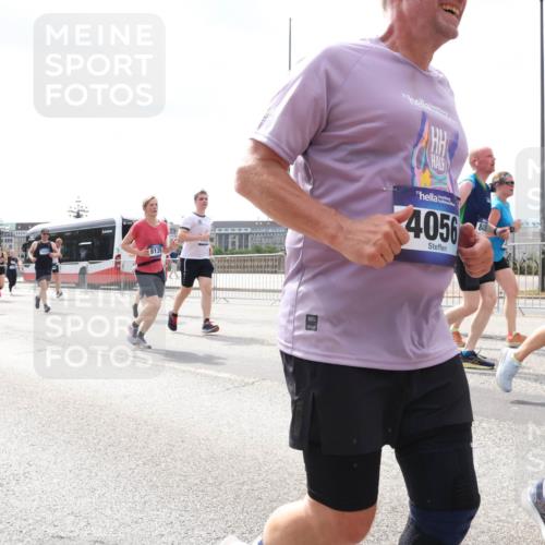 29.06.2025 - hella hamburg halbmarathon Lena Gebhardt http://msf.ph/oto/8426781 29.06.2025 10:43:32 Lombardsbrücke 8135, 4056, 1023, 1149, 1155, 1310, 1400, 1467, 1788, 1816, 1878, 2103, 2267, 2361, 2733, 2971, 3074, 3238, 3329, 3390, 3518, 3597, 3638, 4056, 4177, 4302, 4367, 4680, 4866, 5192, 5201, 5214, 5268, 5370, 5610, 5720, 5755, 6012, 6036, 6096, 6226, 6334, 6440, 6931, 6971, 6973, 7043, 7197, 7205, 7206, 7461, 7489, 7504, 7872, 7926, 8000, 8058, 8135, 8184, 8233, 8408, 8435, 8504, 9072, 9639, 9641, 9644, 9704, 9831, 9976, 10083, 10097, 10200, 10202 meine-sportfotos.de
