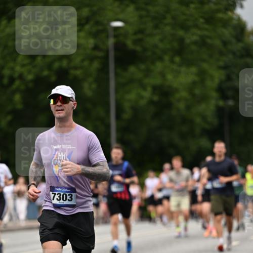 29.06.2025 - hella hamburg halbmarathon Dr. Thomas Lammeyer http://msf.ph/oto/8426785 29.06.2025 10:50:35 Kennedybrücke 1421, 1426, 1695, 1983, 2008, 2398, 2917, 3160, 3164, 4202, 4223, 4224, 4296, 4572, 5044, 6124, 6161, 6788, 7303, 7530, 7983, 8477, 9243, 10030, 10230, 10367, 10812, 11253, 11393 meine-sportfotos.de