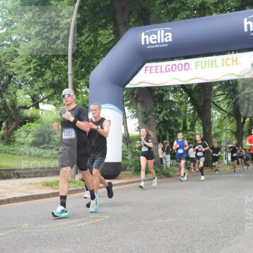 29.06.2025 - hella hamburg halbmarathon KatJ http://msf.ph/oto/8426837 29.06.2025 10:39:46 Zwischen KM18-KM19 2814, 5008, 5020, 5093, 6198, 7383 meine-sportfotos.de