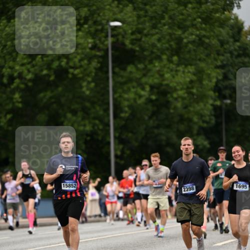 29.06.2025 - hella hamburg halbmarathon Dr. Thomas Lammeyer http://msf.ph/oto/8426853 29.06.2025 10:50:37 Kennedybrücke 1421, 1426, 1695, 1867, 1868, 1924, 1983, 2008, 2398, 2917, 3160, 3164, 4202, 4223, 4224, 4296, 4572, 5044, 6124, 6161, 7303, 7530, 8477, 9243, 9445, 10030, 10230, 10327, 10367, 10812, 11253, 11393 meine-sportfotos.de