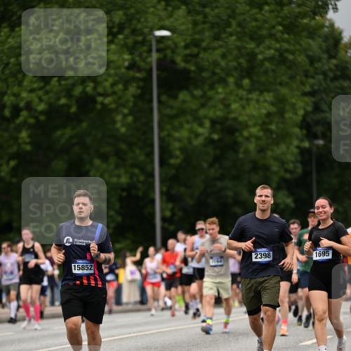29.06.2025 - hella hamburg halbmarathon Dr. Thomas Lammeyer http://msf.ph/oto/8426863 29.06.2025 10:50:37 Kennedybrücke 1421, 1426, 1695, 1867, 1868, 1924, 1983, 2008, 2398, 2917, 3160, 3164, 4202, 4223, 4224, 4296, 4572, 5044, 6124, 6161, 7303, 7530, 8477, 9243, 9445, 10030, 10230, 10327, 10367, 10812, 11253, 11393 meine-sportfotos.de