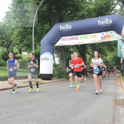 29.06.2025 - hella hamburg halbmarathon KatJ http://msf.ph/oto/8426911 29.06.2025 10:39:49 Zwischen KM18-KM19 1257, 1657, 2814, 5008, 5020, 5093, 6198, 7383, 7475 meine-sportfotos.de